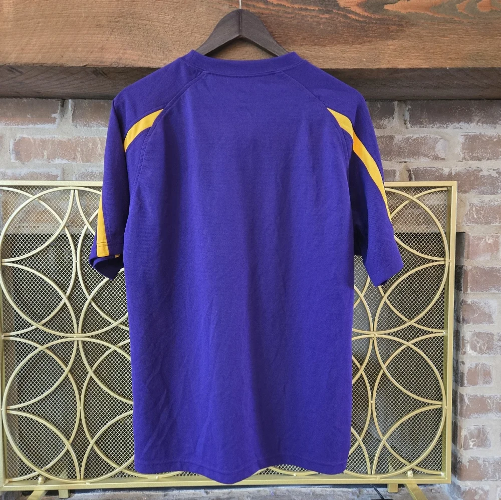 LSU 🐯🏈🏀⚾️⚽️ - Picture 2 of 5
